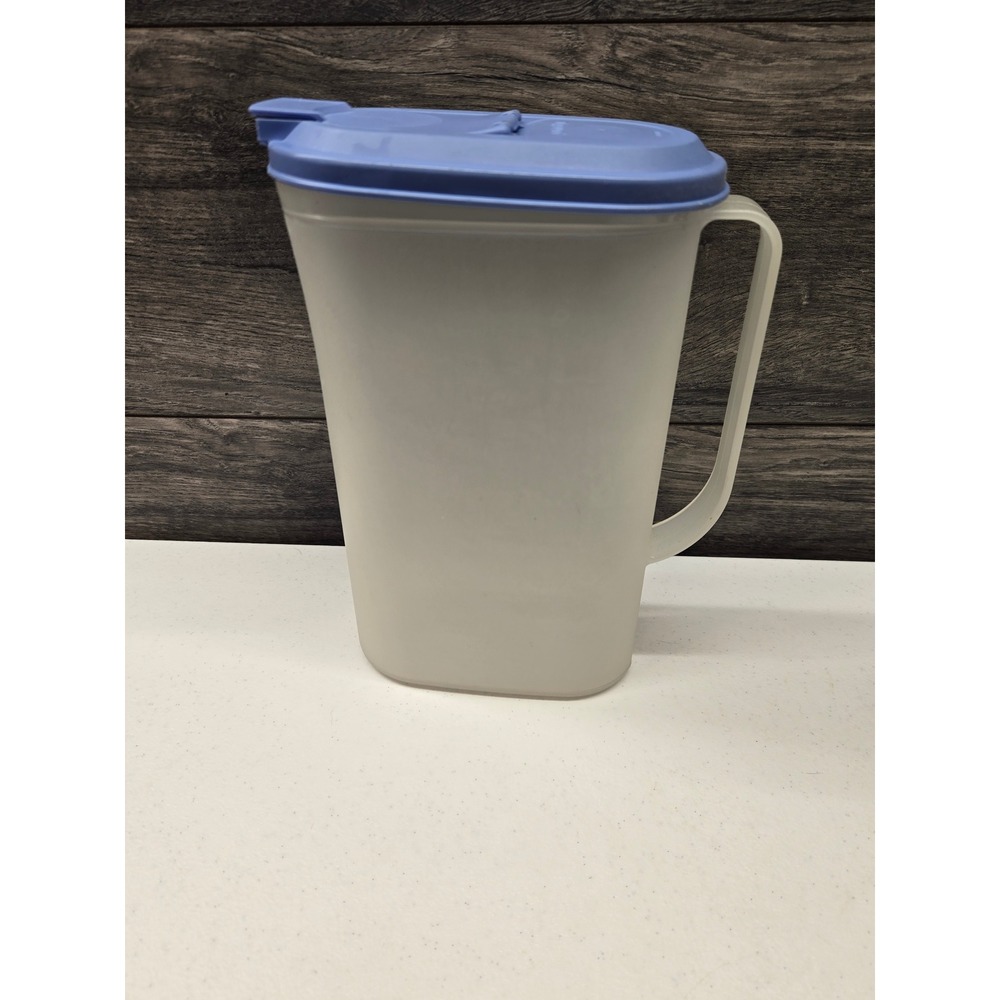 Tupperware Slimline Pitcher 2L Periwinkle Blue Lid Frosted 2009B-2 Vintage Style